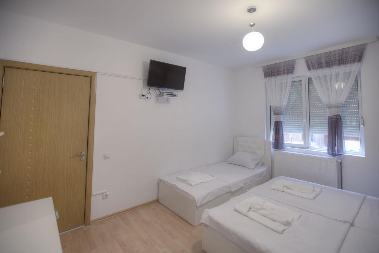 Guest House Prishtine Ngoại thất bức ảnh